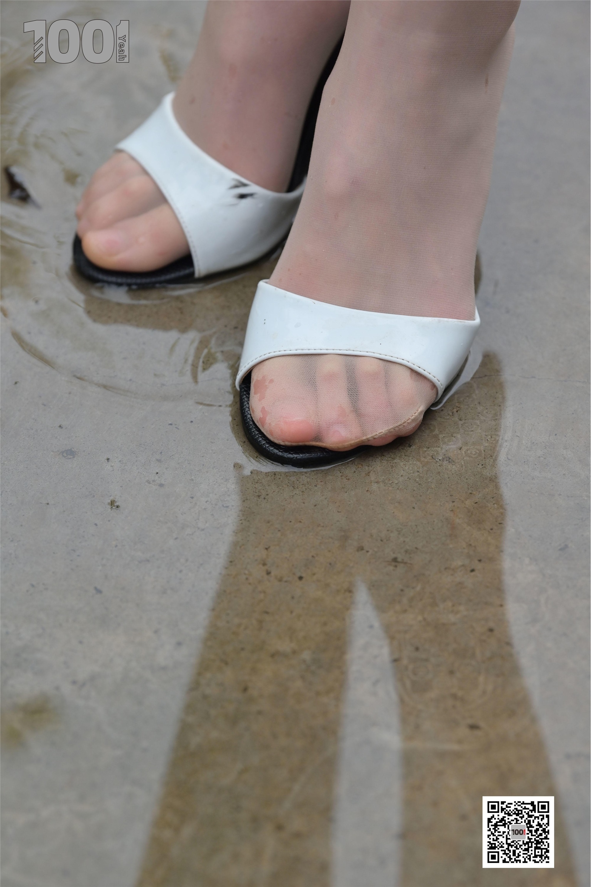 IESS异思趣向  一千零一夜《雨中漫步2》